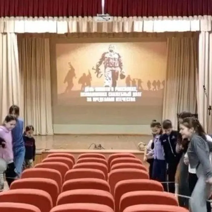 Спортивно-игровая программа «Зарница», приуроченная к Дню памяти россиян, исполнивших служебный долг за пределами России