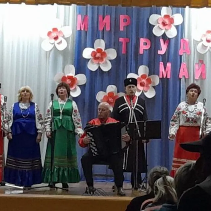  Концертная программа "Весна шагает по планете"
