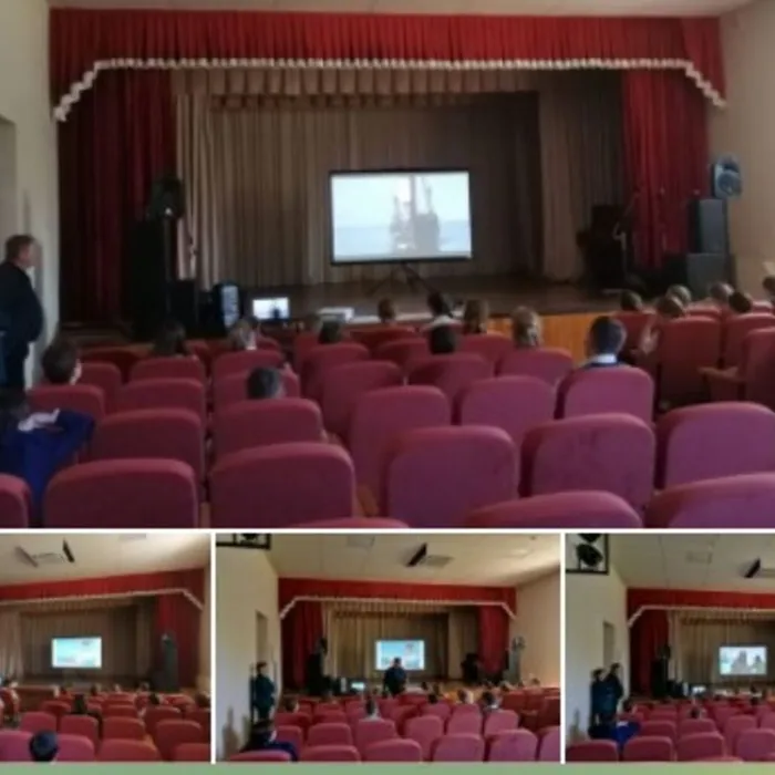 13 мая в доме культуры станицы Благовещенской состоялась познавательная программа, посвященная Дню основания Черноморского флота "Морским судам быть!"