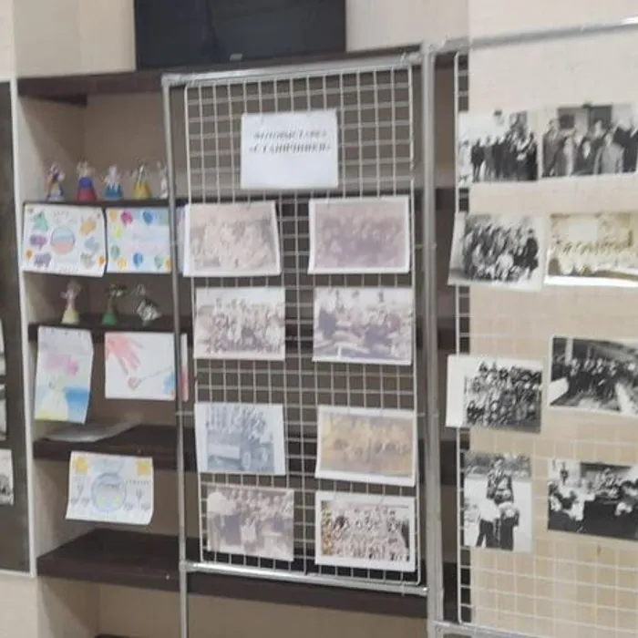 Открытие выставки рисунков и поделок, посвященной Дню народного единства "Одна страна-один народ"