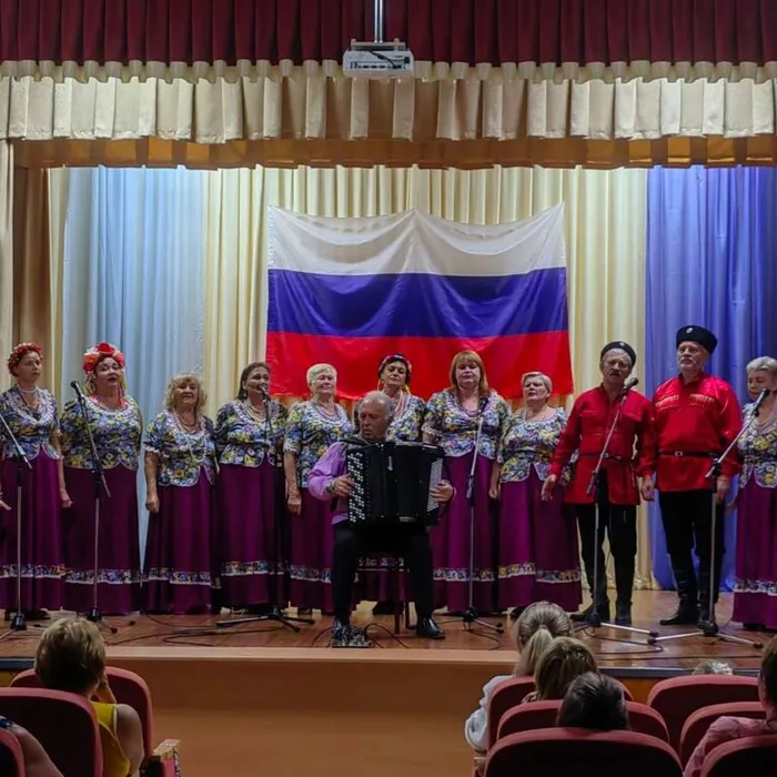 Концертная программа, посвященная Дню государственного Флага Российской Федерации "Под флагом Родины моей"